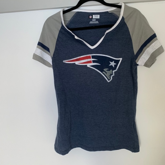 NFL Tops - Official Super Bowl NFL Patriots t-shirt medium